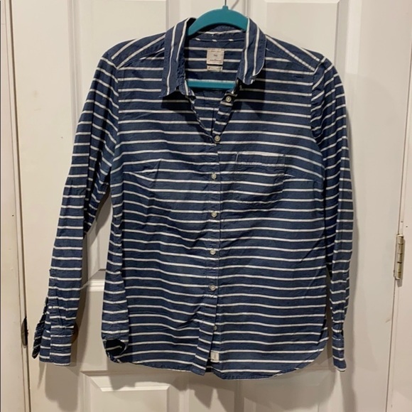 GAP EUC Shrunken boyfriend chambray Top - Picture 1 of 7